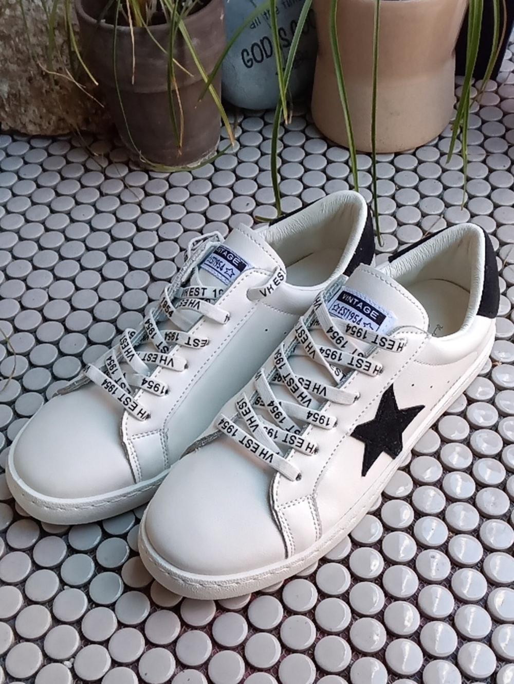 Vintage Havana Carla White Leather Black Star Suede Heel Sneakers Size 8.5 New!